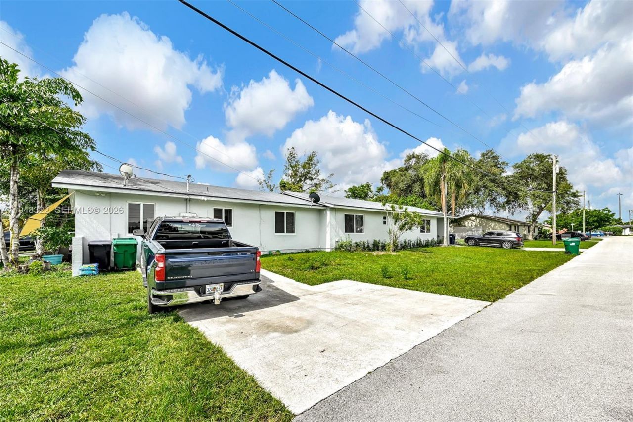 8780 SW 200th Ter, Cutler Bay, FL 33189 Photo