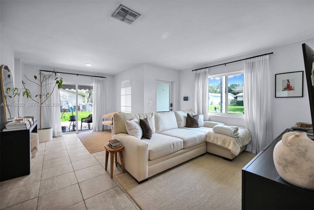 8780 SW 200th Ter, Cutler Bay, FL 33189 Photo