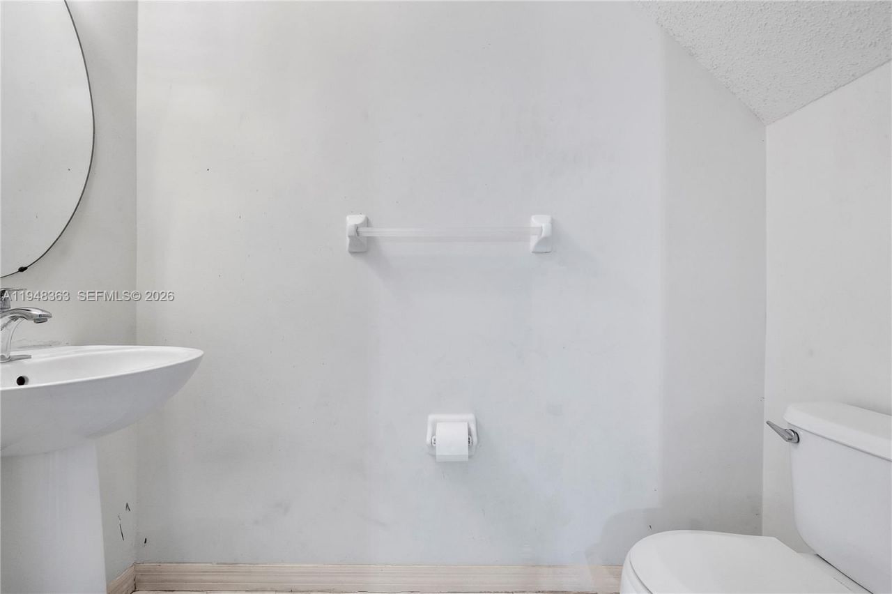 6004 Red Plum Ct, Tamarac, FL 33321 Photo