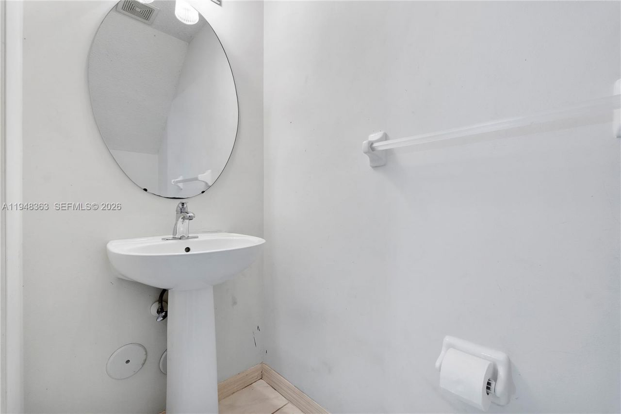 6004 Red Plum Ct, Tamarac, FL 33321 Photo