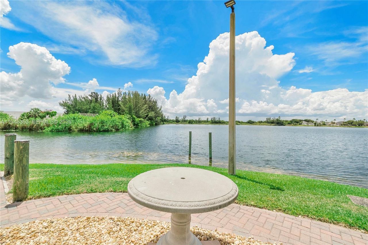 6004 Red Plum Ct, Tamarac, FL 33321 Photo