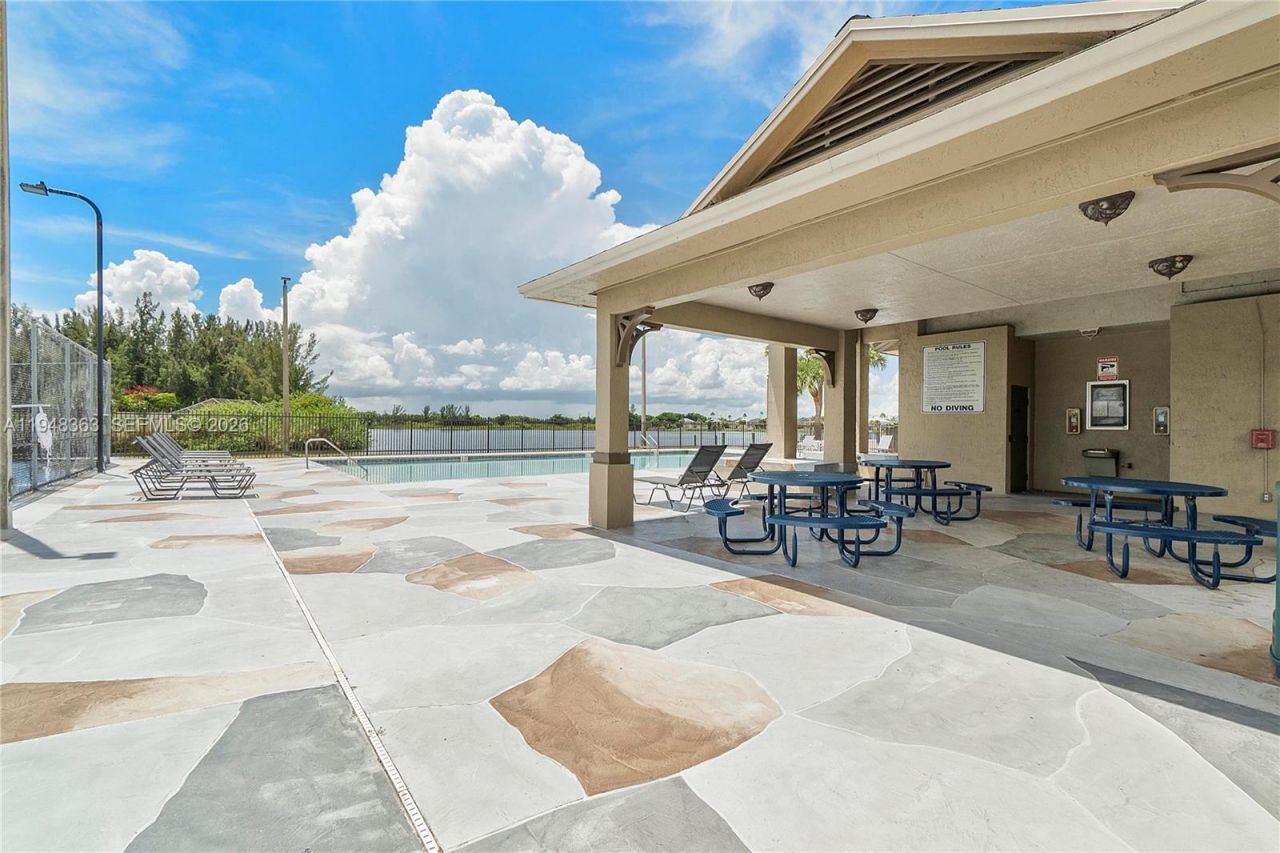 6004 Red Plum Ct, Tamarac, FL 33321 Photo