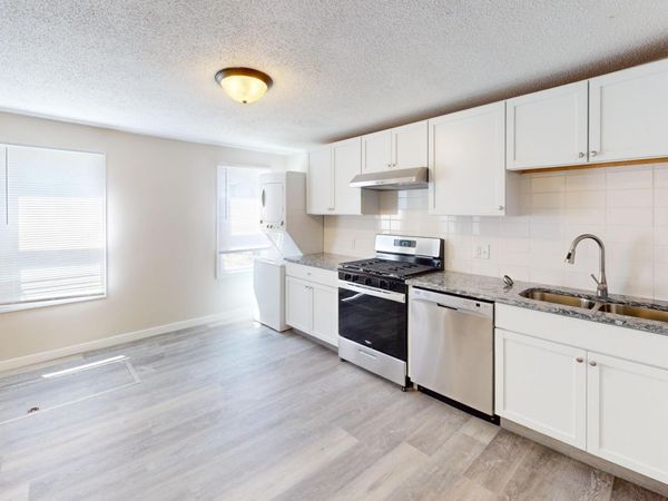 594 Charles Avenue, Saint Paul, MN 55103