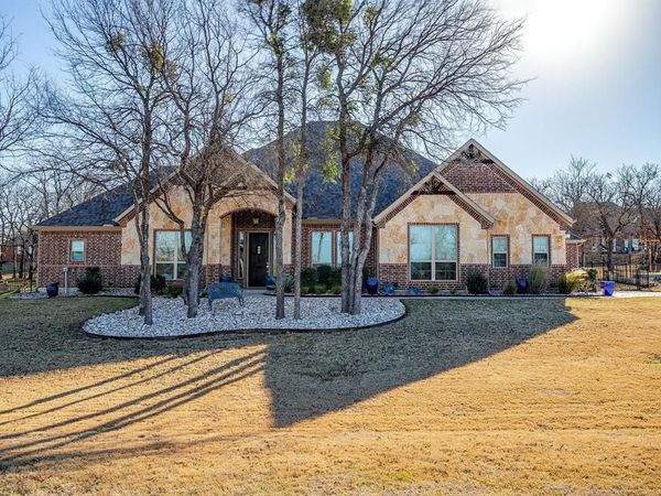 601 S Sugartree Drive, Lipan, TX 76462