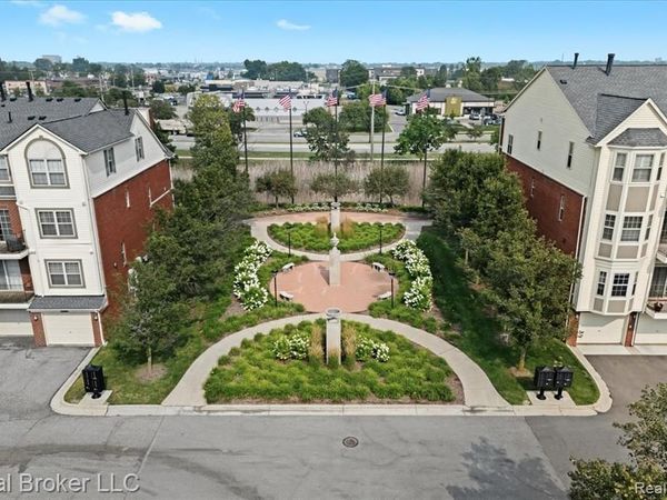 1546 Devon Lane, Troy, MI 48084