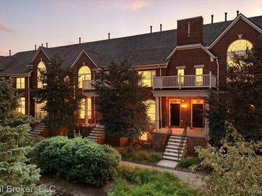 1546 Devon Lane, Troy, MI 48084