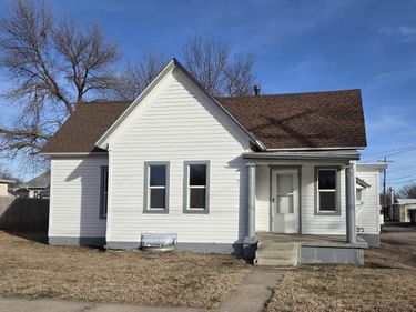 520 N Academy Avenue, York, NE 68467