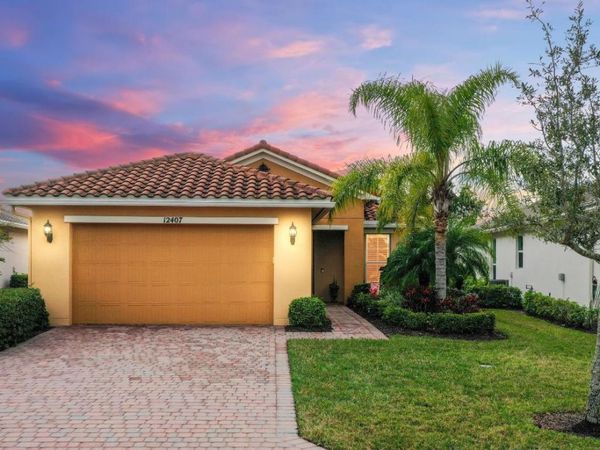 12407 SW Weeping Willow Avenue, Port Saint Lucie, FL 34987