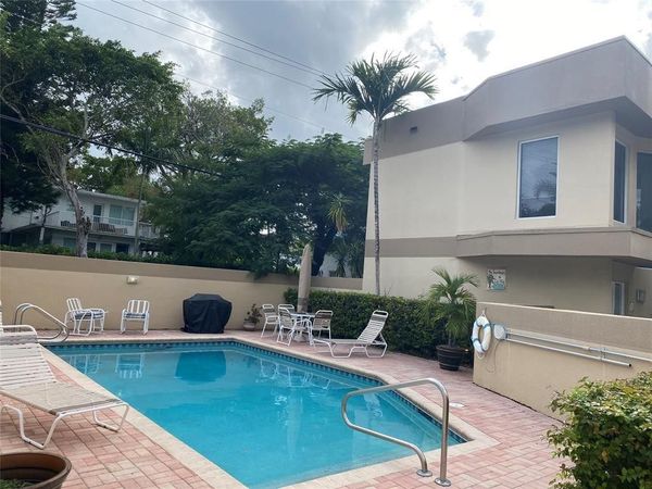 101 SE 15th Ave, Unit E, Fort Lauderdale, FL 33301