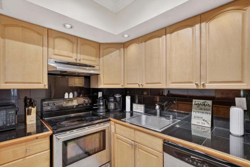 1967 S Ocean Boulevard, Unit 103, Pompano Beach, FL 33062 Photo