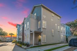 137 Bratton Circle photo 4