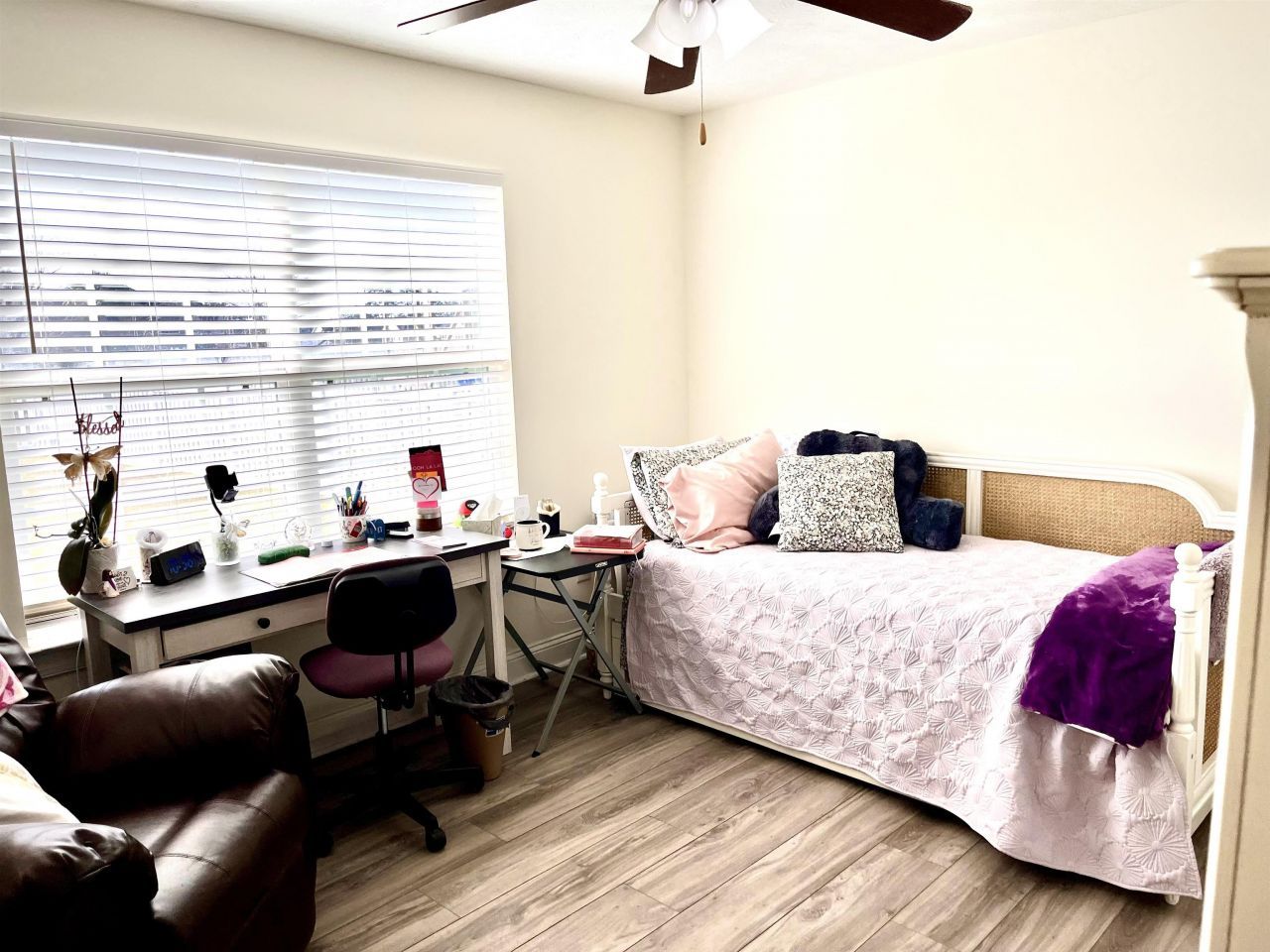 272 Camrose Way Photo 17