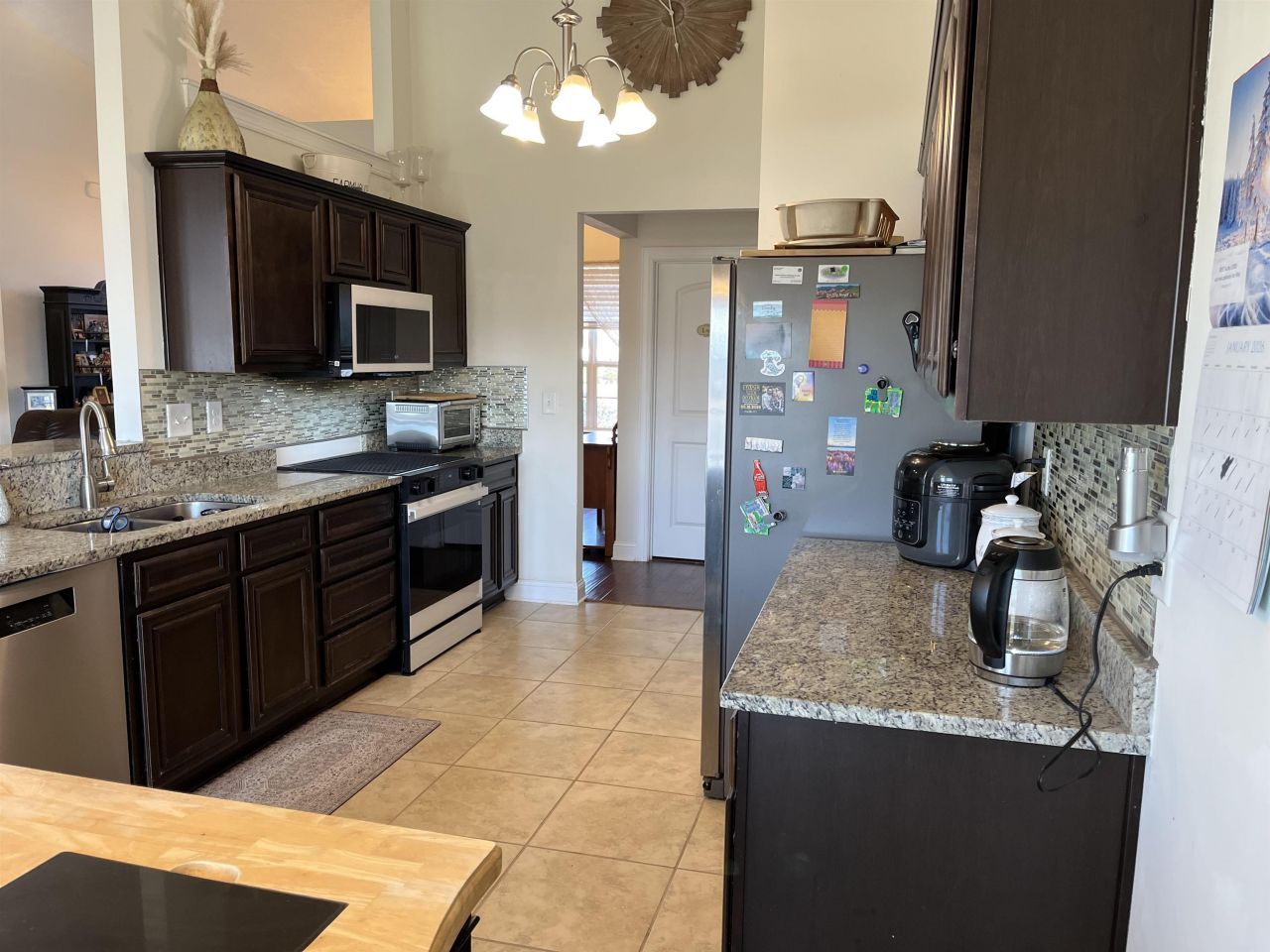 272 Camrose Way Photo 9