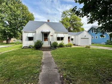 705 N Carver Street, Winthrop, MN 55396