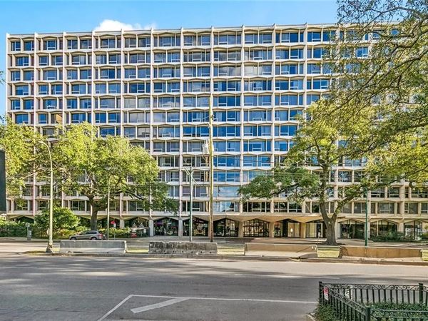 2100 ST CHARLES Avenue, Unit 3A, New Orleans, LA 70130