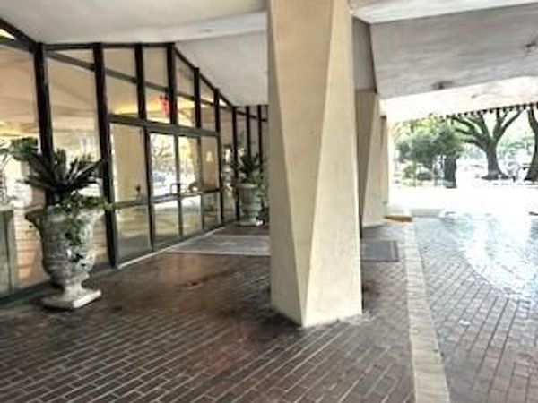 2100 ST CHARLES Avenue, Unit 3A, New Orleans, LA 70130