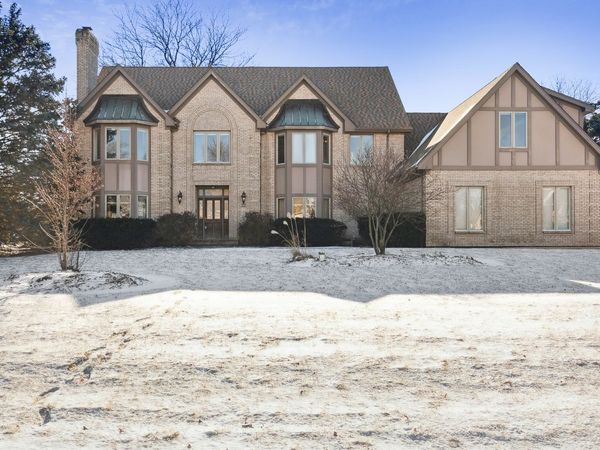 22 Wedgewood Drive, Hawthorn Woods, IL 60047