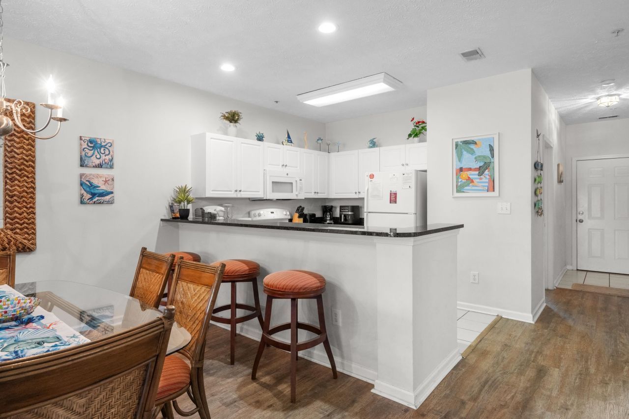 601 N Hillside Dr. Photo 44