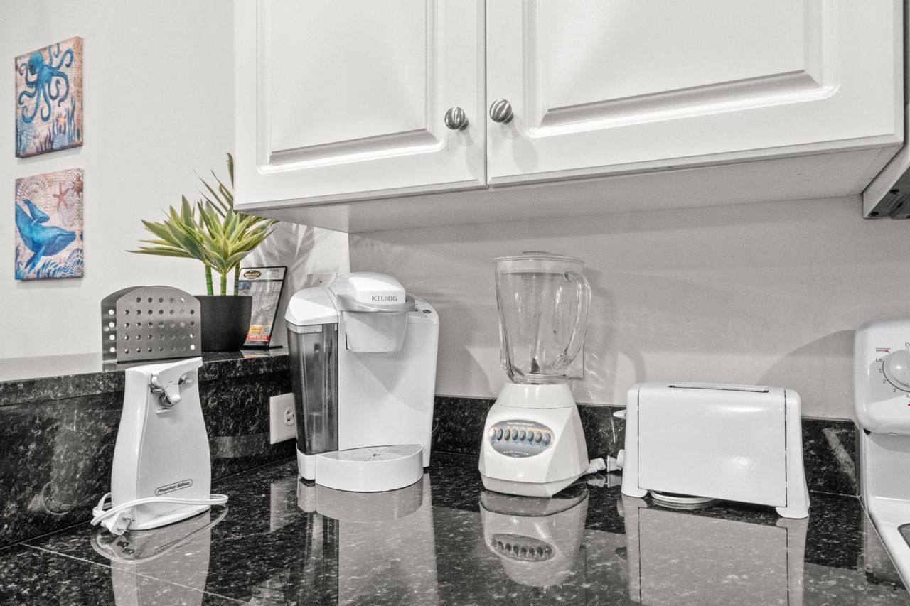 601 N Hillside Dr. Photo 49