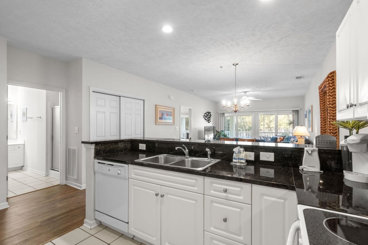 601 N Hillside Dr. Photo 51