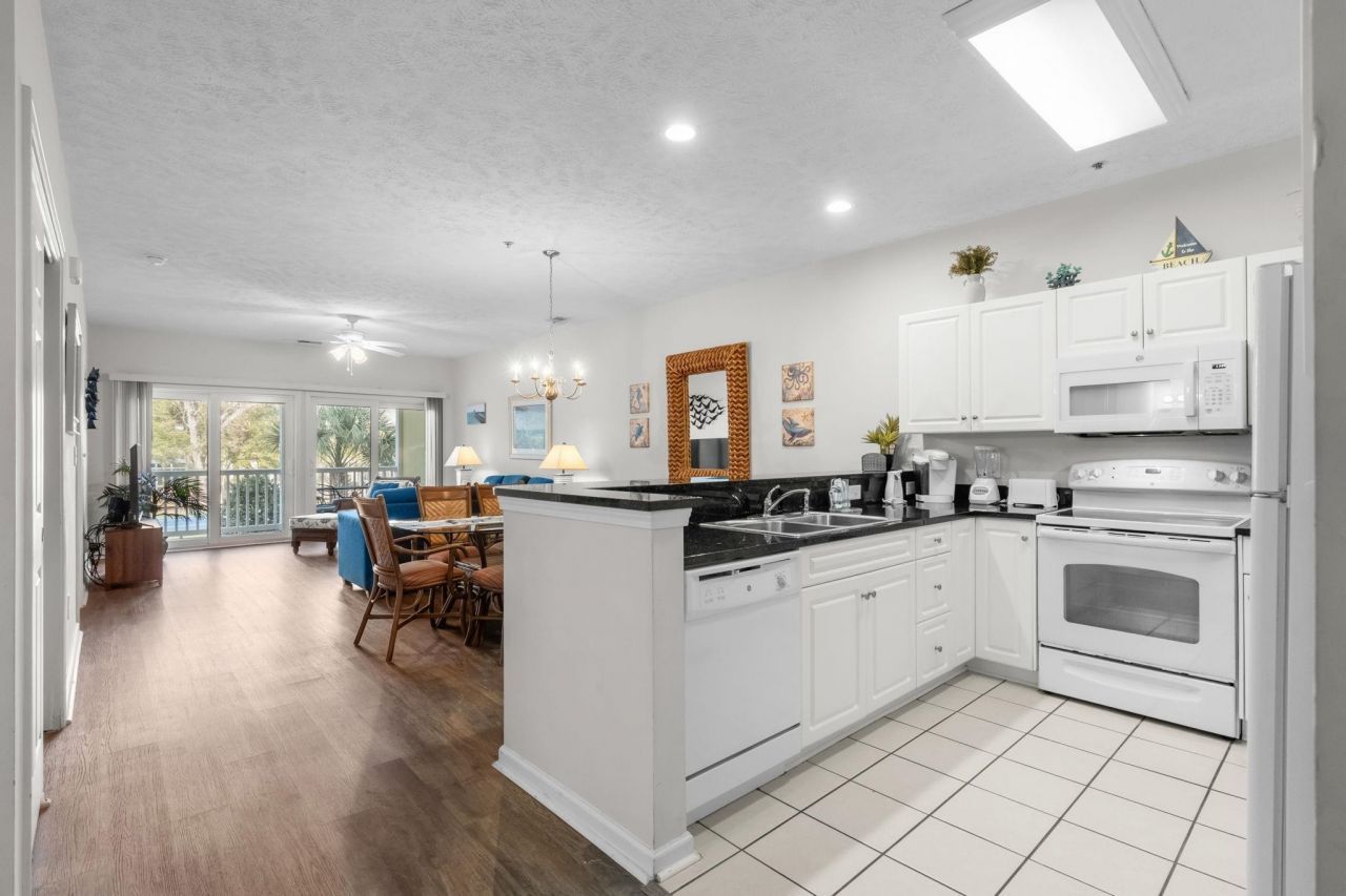 601 N Hillside Dr. Photo 52