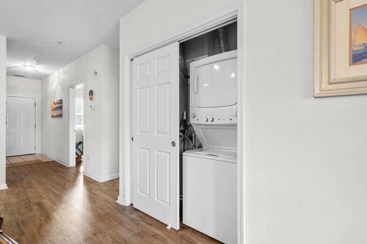 601 N Hillside Dr. Photo 68