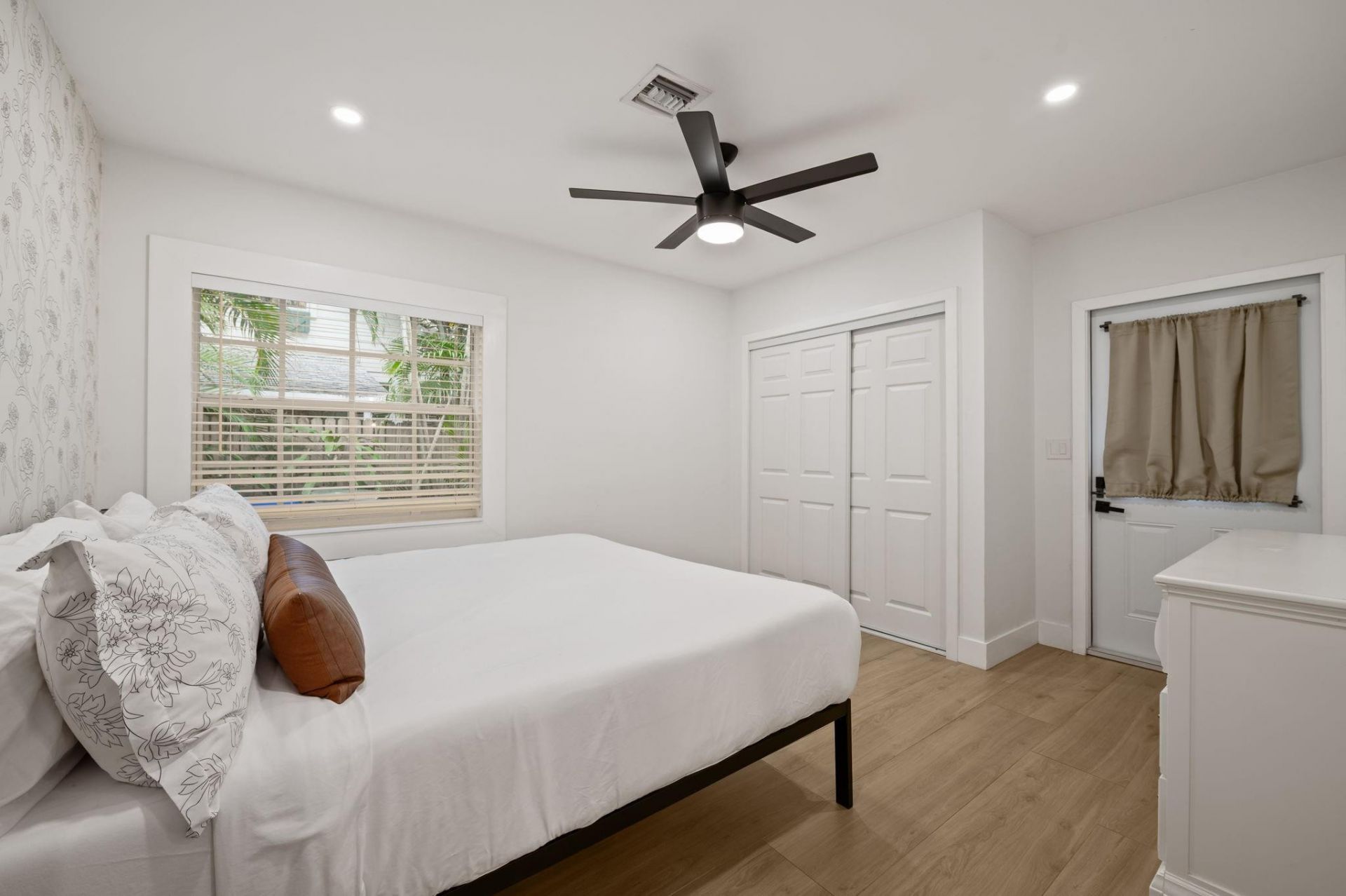 739 NE 17th Road, Fort Lauderdale, FL 33304 Photo