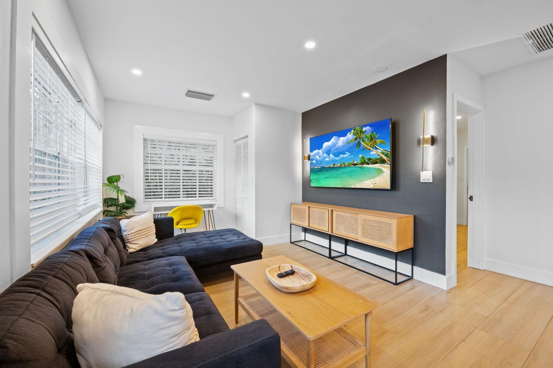 739 NE 17th Road, Fort Lauderdale, FL 33304 Photo