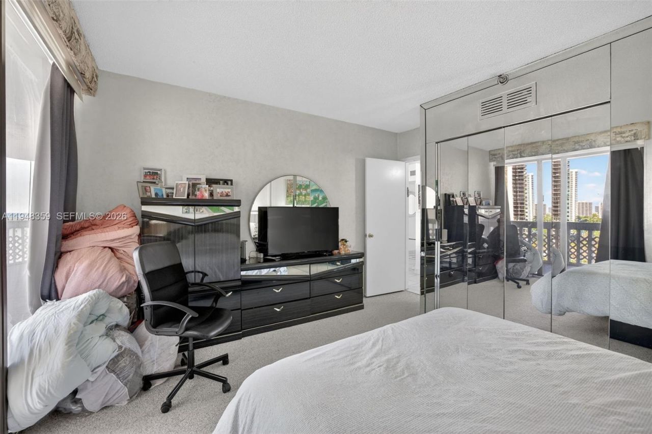 19355 Turnberry Way, Unit 8L, Aventura, FL 33180 Photo