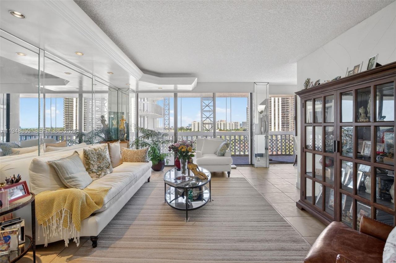 19355 Turnberry Way, Unit 8L, Aventura, FL 33180 Photo