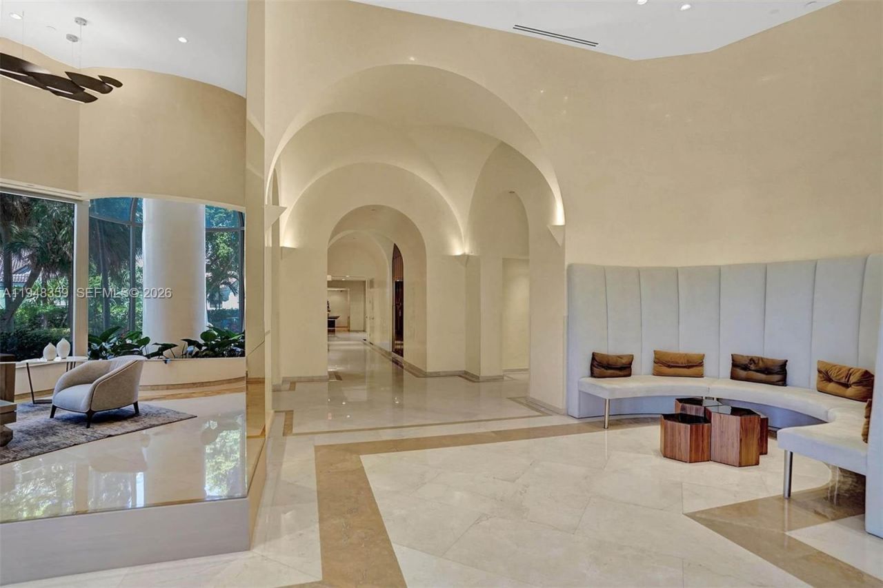 19355 Turnberry Way, Unit 8L, Aventura, FL 33180 Photo