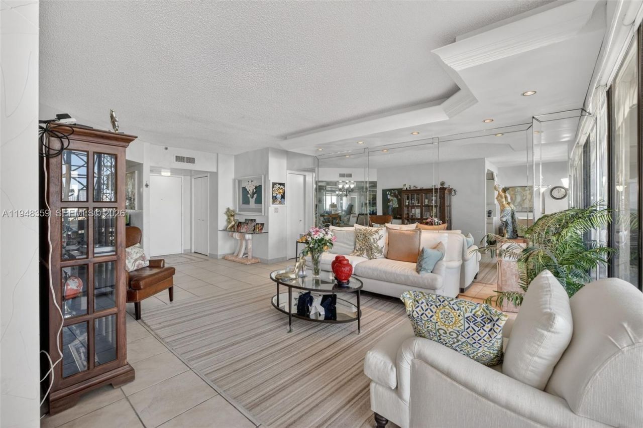 19355 Turnberry Way, Unit 8L, Aventura, FL 33180 Photo