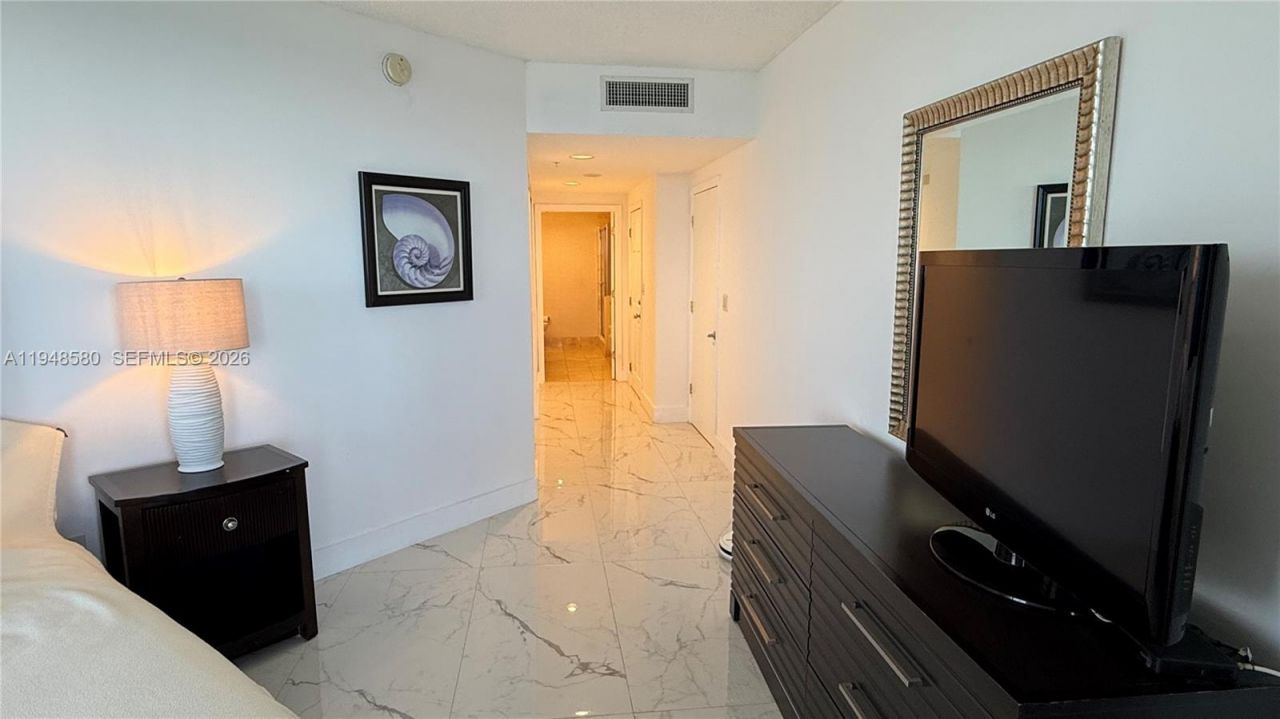 17375 Collins Ave, Unit 1901, Sunny Isles Beach, FL 33160 Photo