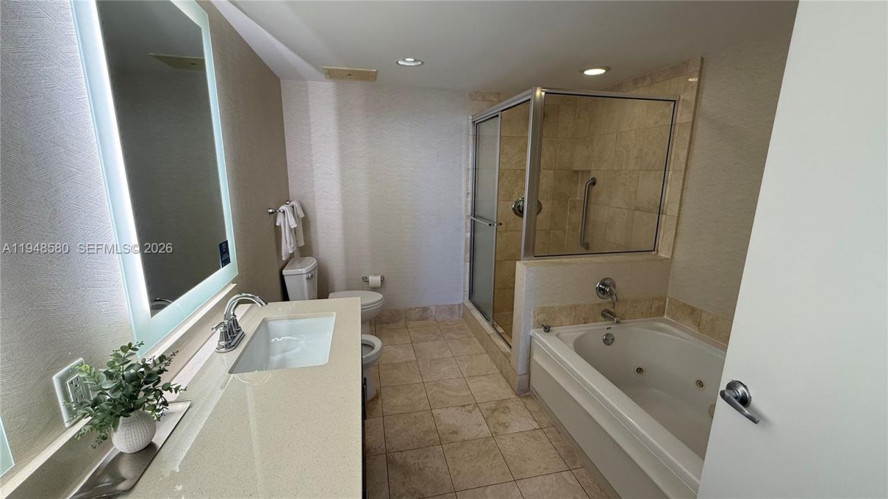 17375 Collins Ave, Unit 1901, Sunny Isles Beach, FL 33160 Photo