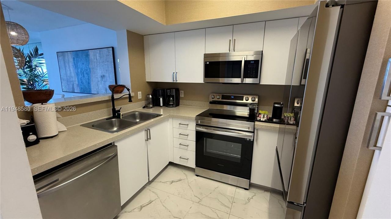 17375 Collins Ave, Unit 1901, Sunny Isles Beach, FL 33160 Photo