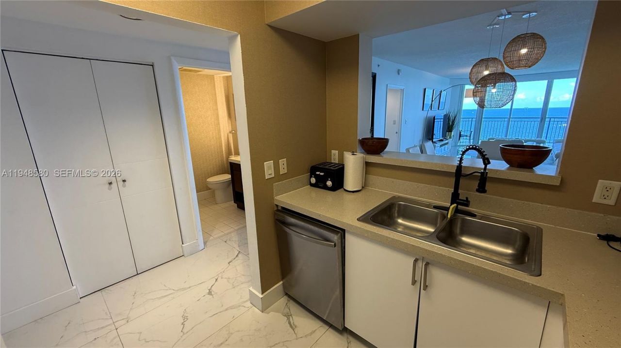 17375 Collins Ave, Unit 1901, Sunny Isles Beach, FL 33160 Photo