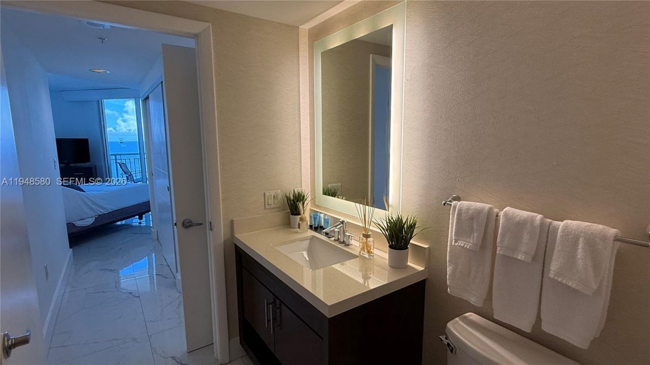 17375 Collins Ave, Unit 1901, Sunny Isles Beach, FL 33160 Photo