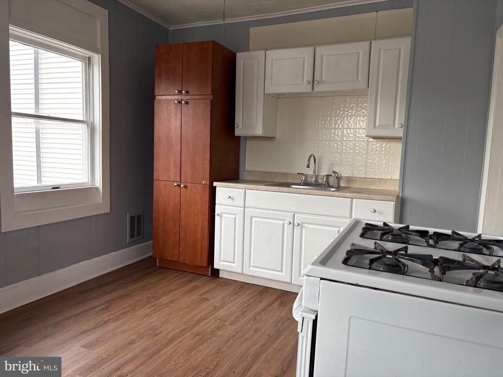 2713 Hammonds Ferry, Halethorpe, MD 21227 Main Photo