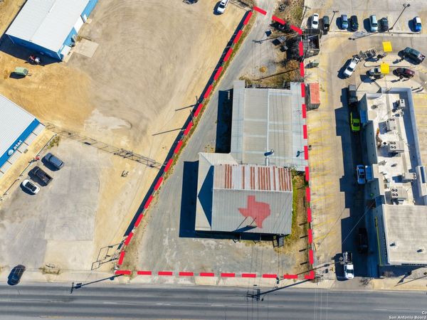 505 1st, Carrizo Springs, TX 78834