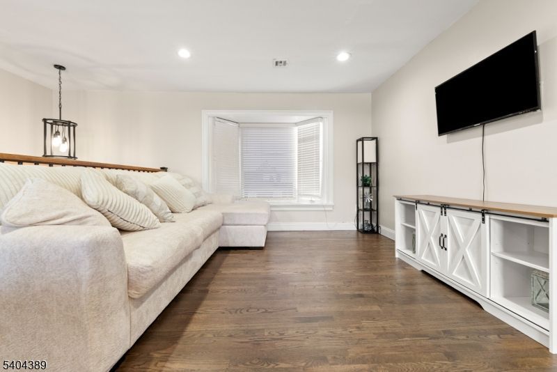 5 Jessie St, Carteret, NJ 07008 Main Photo