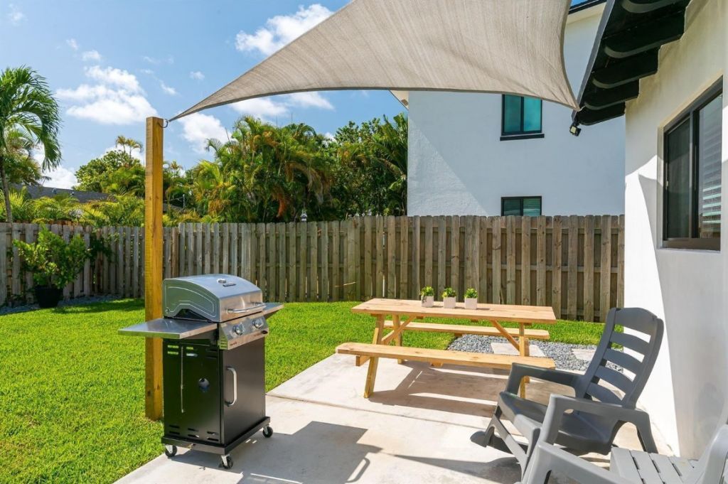 742 NE 17th Avenue, Fort Lauderdale, FL 33304 Photo