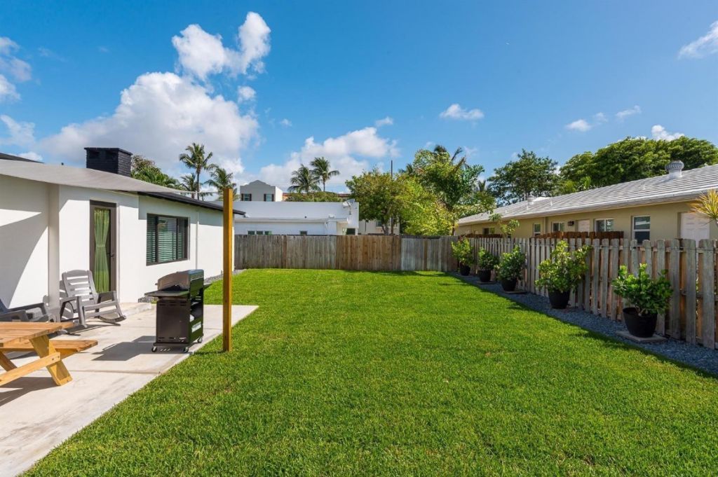 742 NE 17th Avenue, Fort Lauderdale, FL 33304 Photo