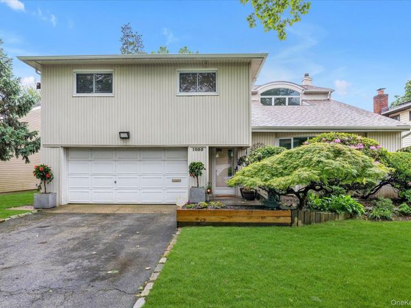 1055 Cedarhurst Street, North Woodmere, NY 11581