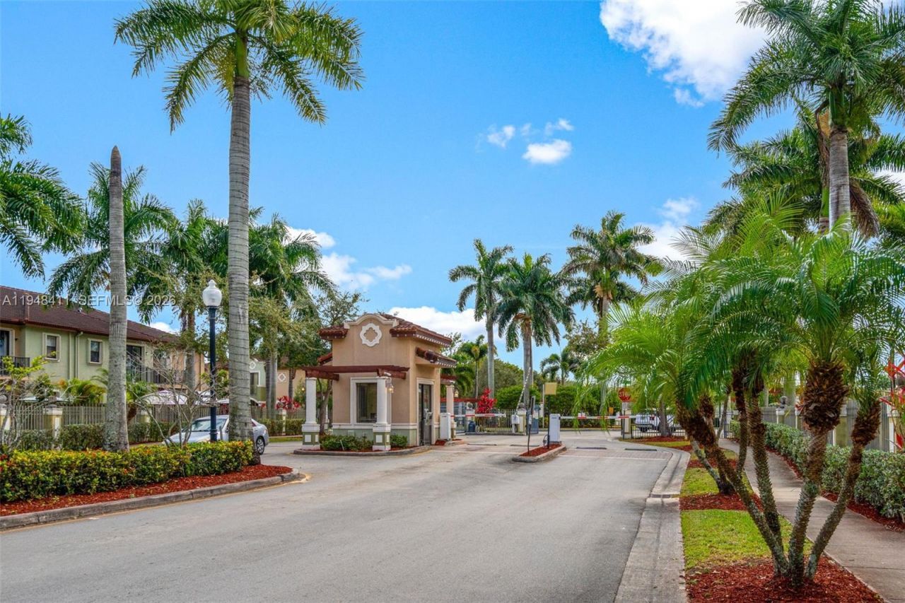 550 NE 33rd Ter, Homestead, FL 33033 Photo