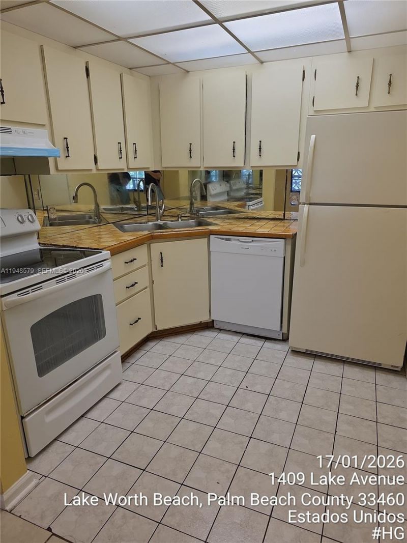 1409 Lake Ave, Unit 5, Lake Worth, FL 33460 Photo
