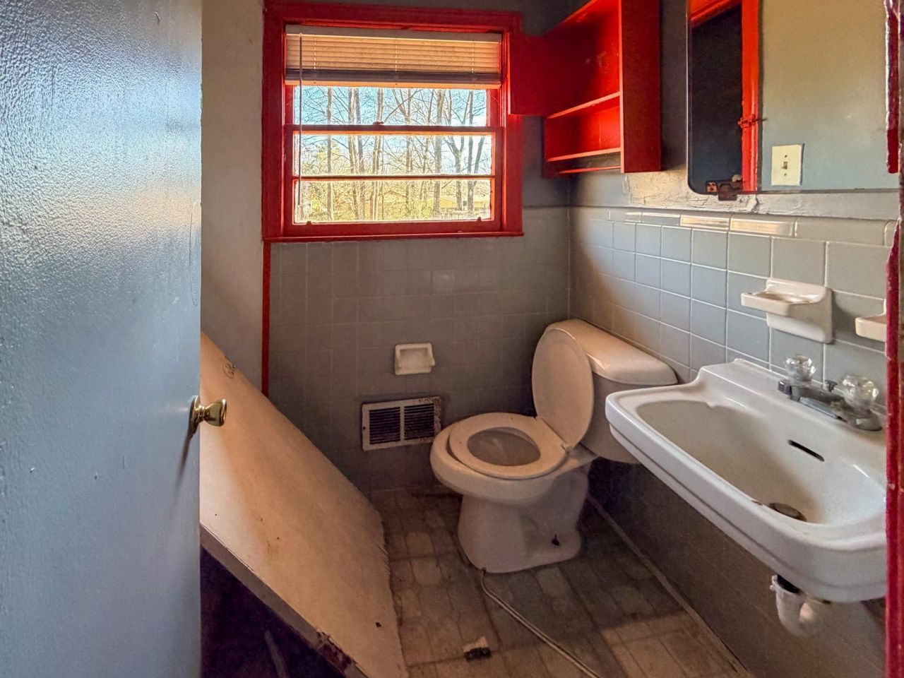 1035 S Stone Ave. Photo 12