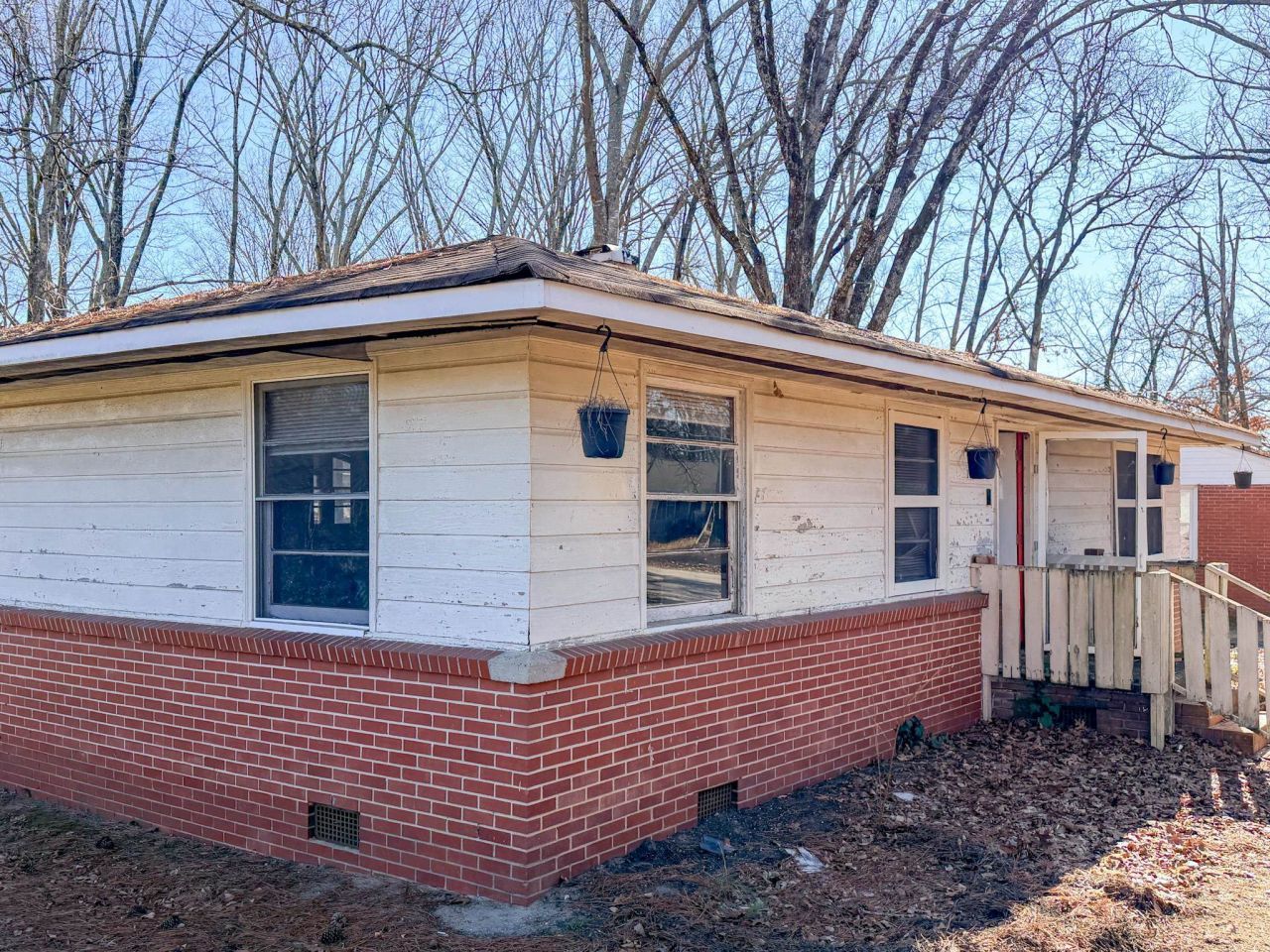 1035 S Stone Ave. Photo 2