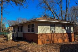 1035 S Stone Ave. photo 4
