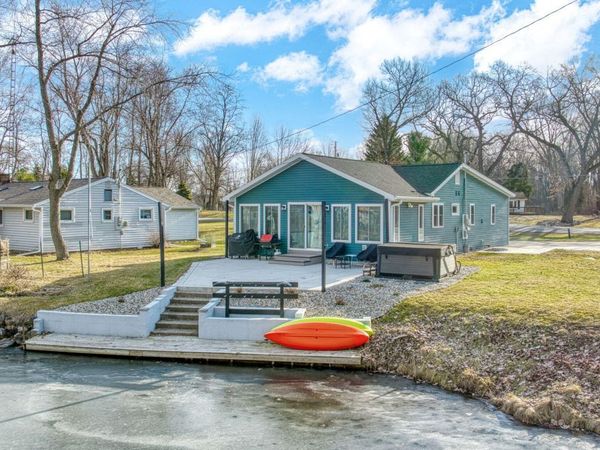 10902 Devils Lake Highway, Addison, MI 49220