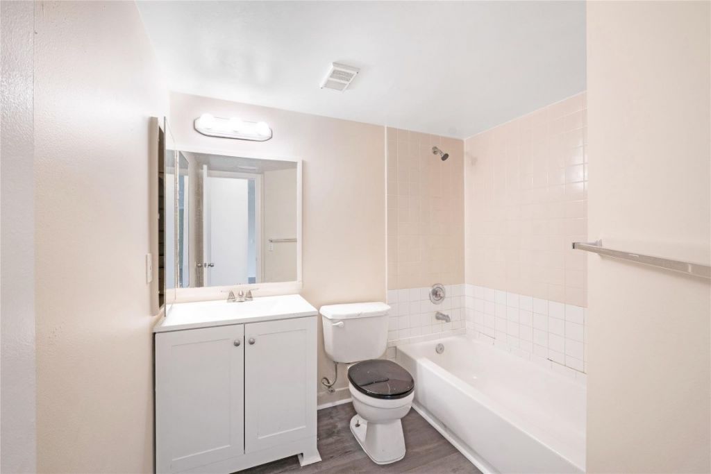 8801 Wiles Road, Unit 304, Coral Springs, FL 33067 Photo